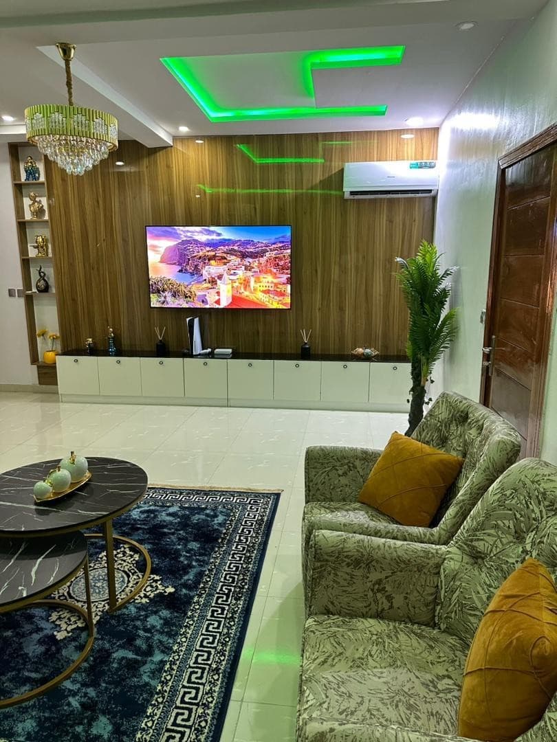 Luxury 3/4bedroom duplex 