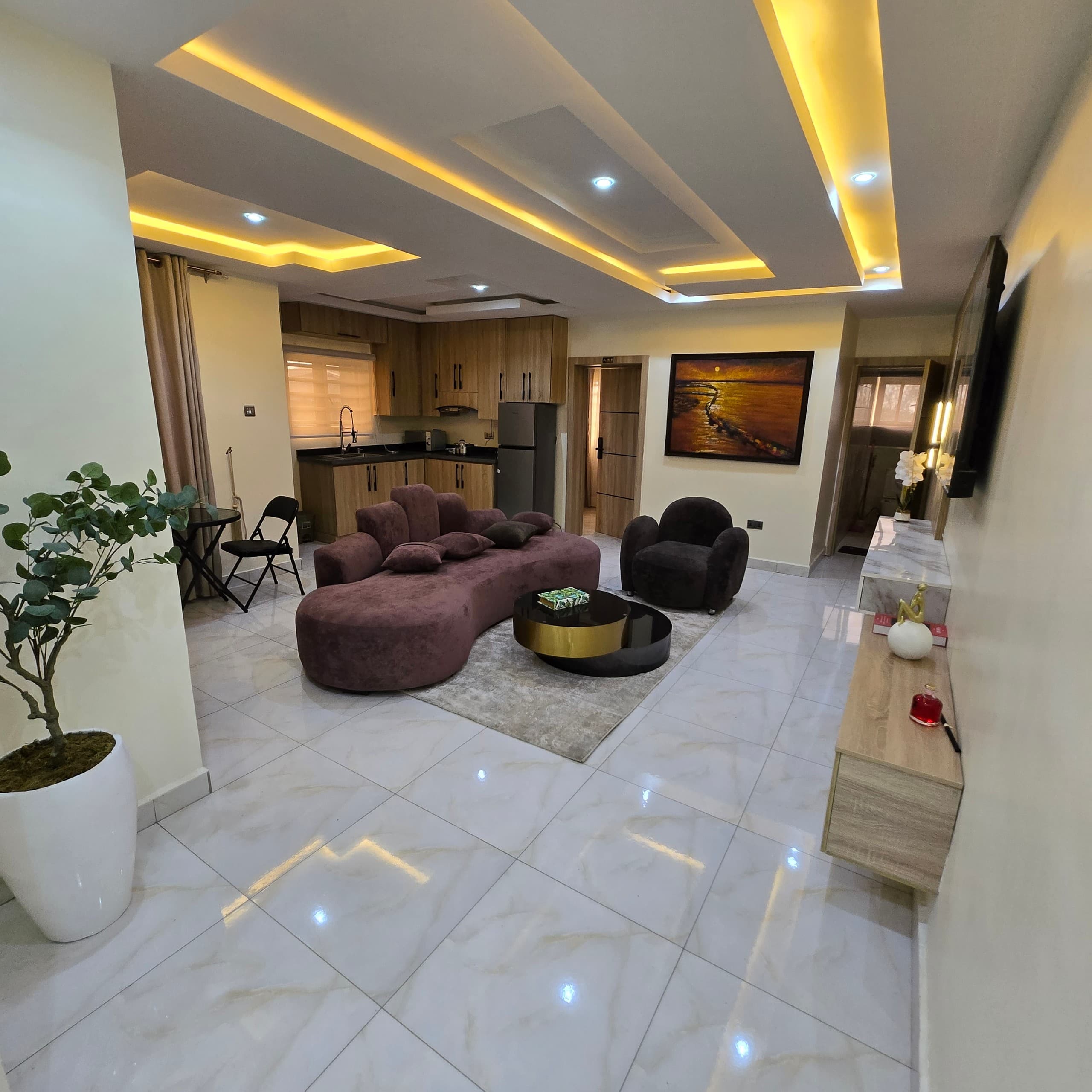 Appealing Apartment , 7mins to &fro the airport