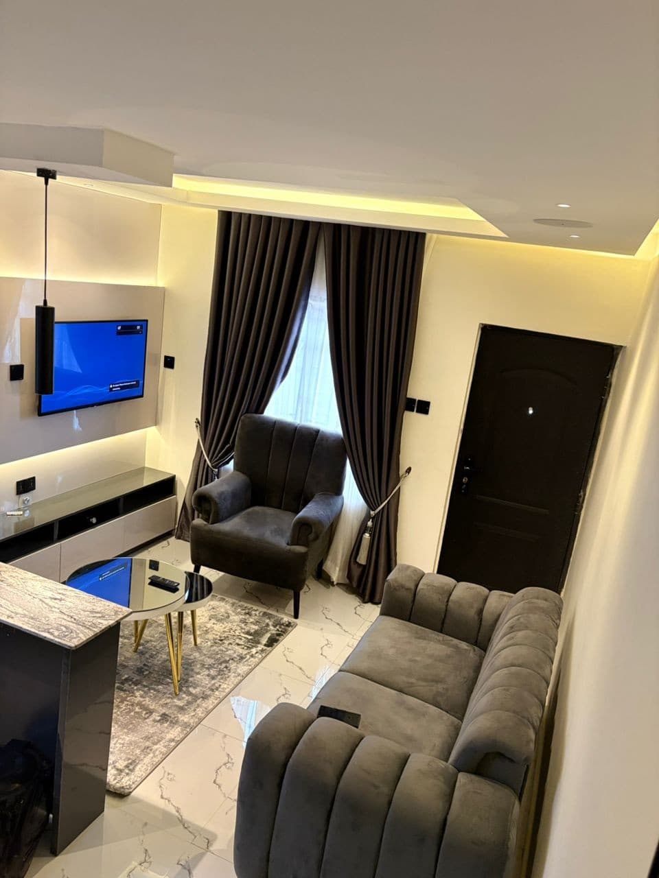 luxury/Cozy 1-bedroom apt 24/7 power & security